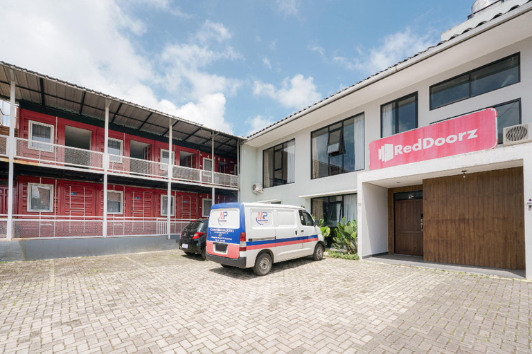 Exterior & Views 2, RedDoorz Plus near Lembang Park & Zoo, Bandung