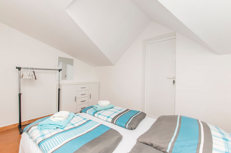 Room 3, House Hacienda Stoerman, Tkon