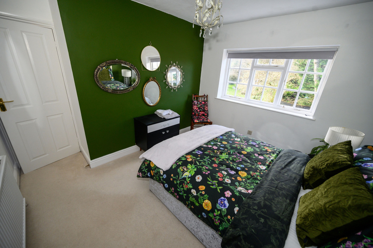 Room 2, Charming Country House Near Henley-On-Thames, Oxfordshire