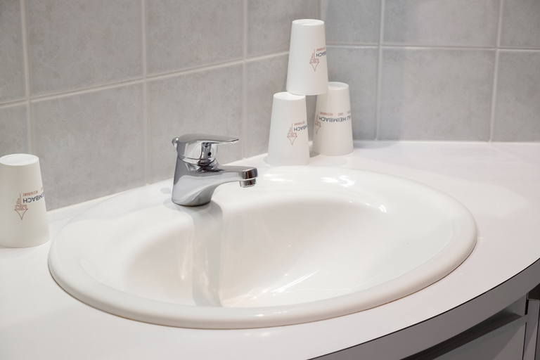 Bathroom 3, Hôtel Au Heimbach, Bas-Rhin