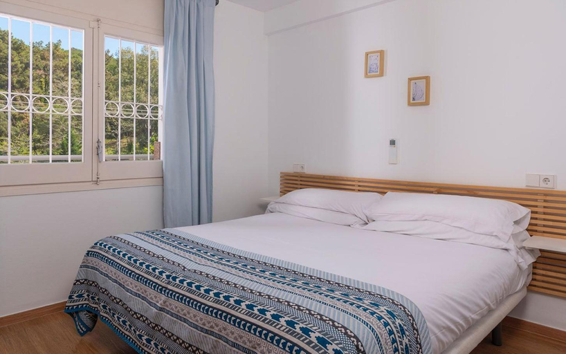 Bedroom 3, Apartaments Els Llorers, Girona