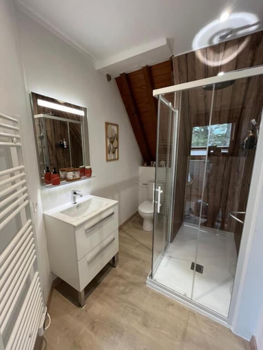 Bathroom 5, Au Relais Des Diligences, Eure