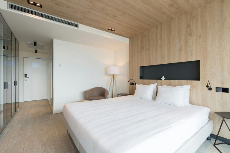 Bedroom 3, Leonardo Royal Hotel Den Haag- Promenade, The Hague