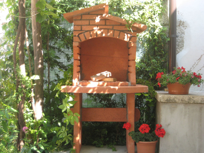 Others 5, House Elena, Pazin