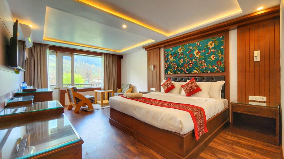 Bedroom 2, hotel himalaya house pahalgam, Anantnag