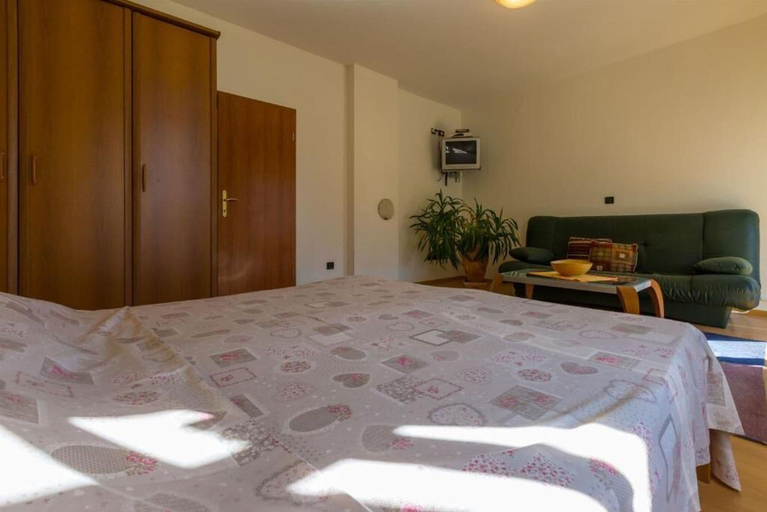 Bedroom 3, Apartments Villa Katarina, Crikvenica