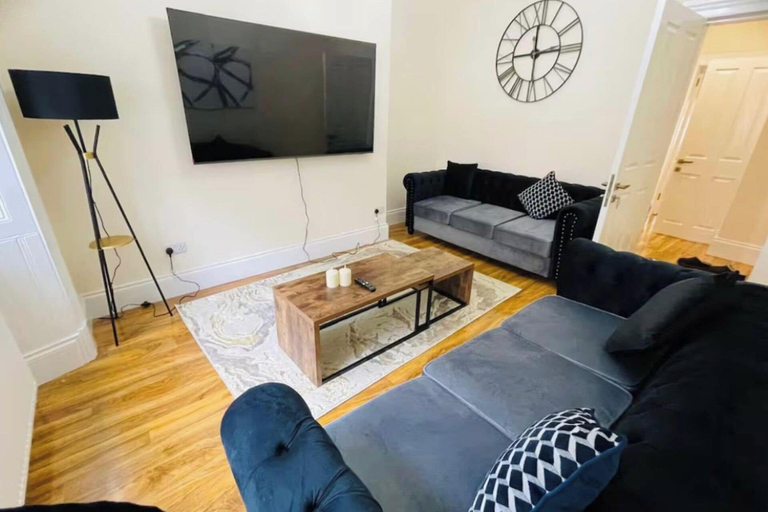 Living area 3, Near Hampden - Parking - Wifi - Sleeps 6, Glasgow