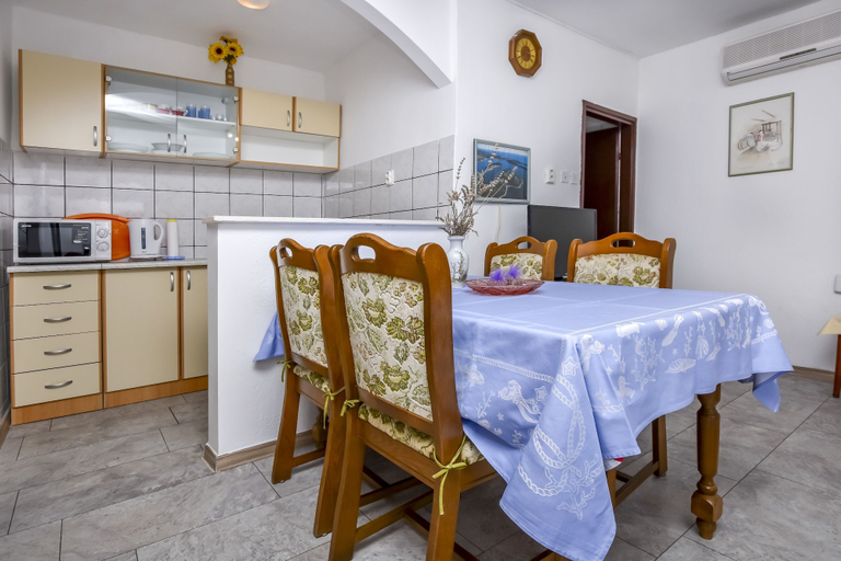 Dining 5, Apartments Cvitic, Rogoznica