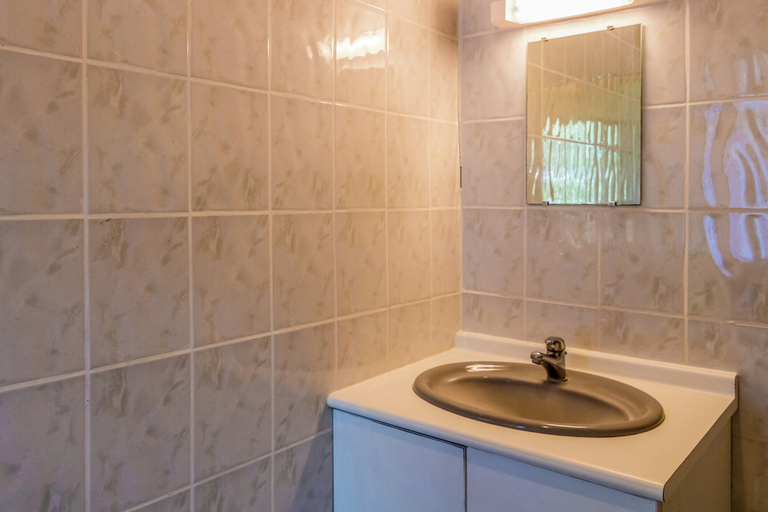 Bathroom 2, Quiet Holiday Home With Shared Pool, Dordogne