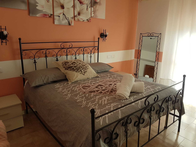 Bedroom 3, Bed & Breakfast Villa Flora, Salerno