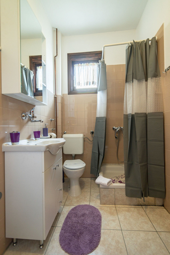 Bathroom 4, Room Anton, Rakovica