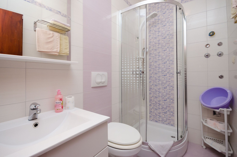 Bathroom 3, Apartments Mirjana B, Lopar/Supetarska Draga
