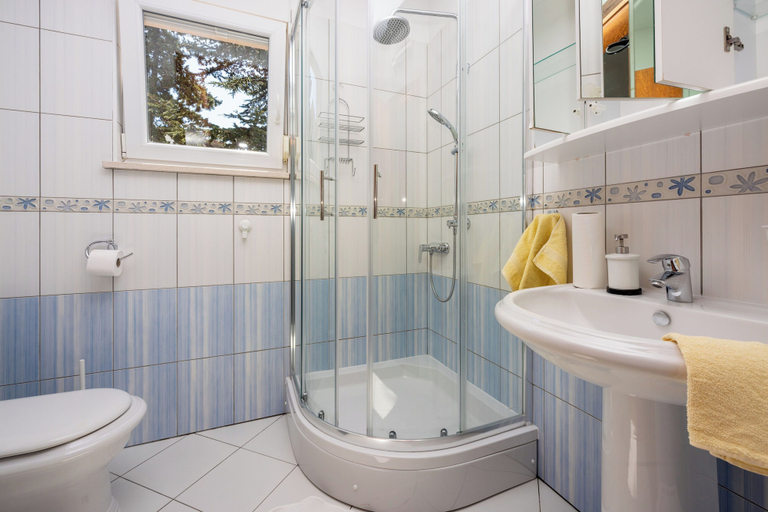 Bathroom 4, Apartments Robic, Crikvenica