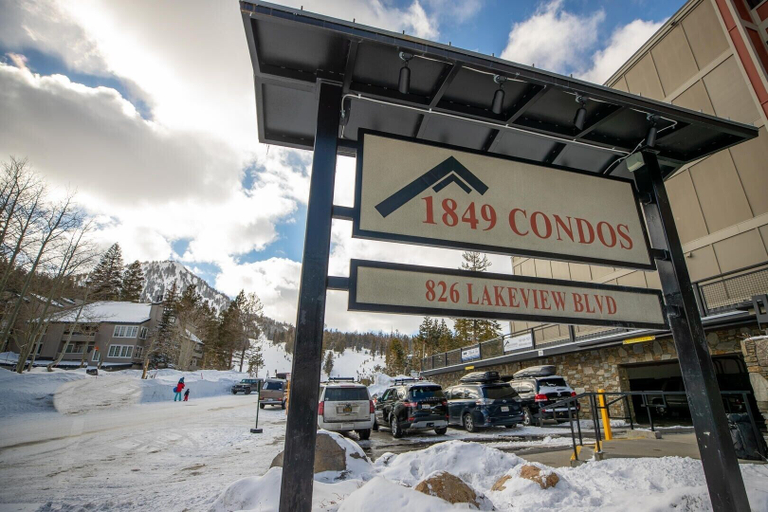 Property grounds 4, Mammoth Mountain Condos, Mono