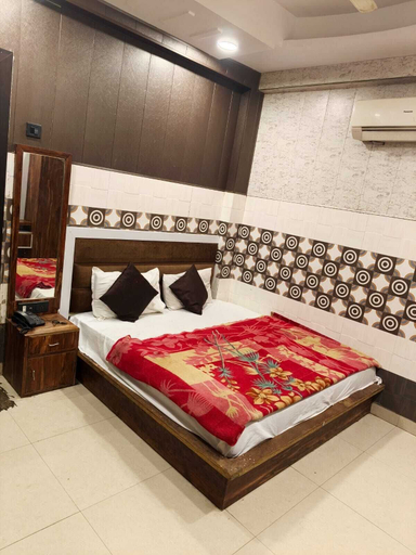 Room 2, Hotel Royal Castle, Kanpur Nagar