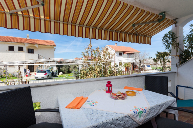 Food & Drinks, Apartments Branka, Punat