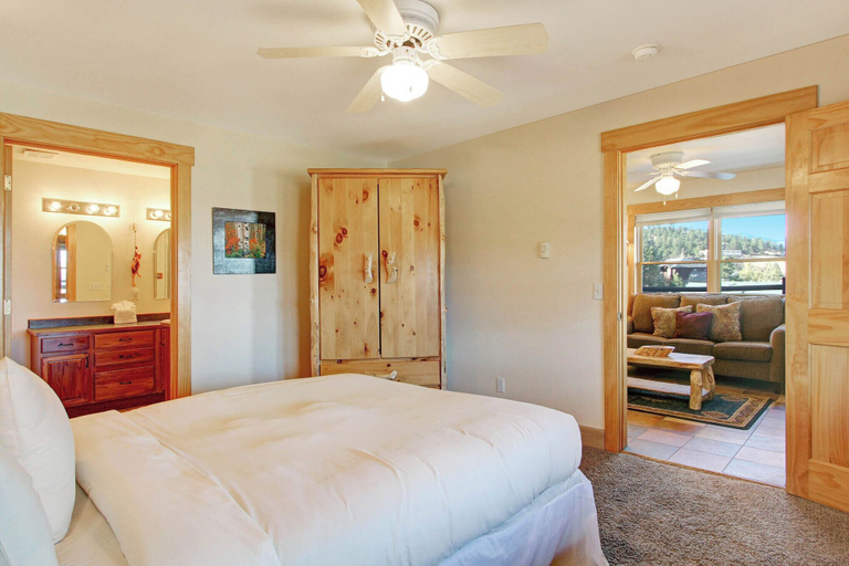 Room 4, Estes Park CO Condos, Larimer