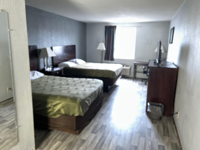 Room 2, Economy Inn of Reading, Berks
