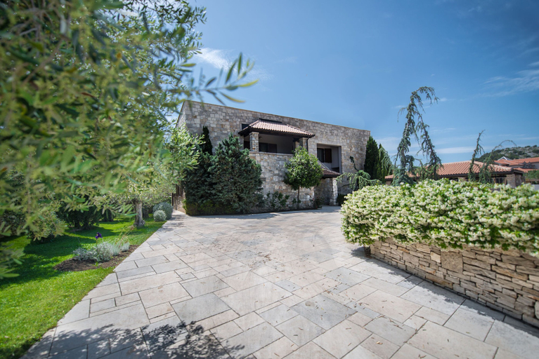 Exterior & Views 2, Apartments Villa Renata, Murter