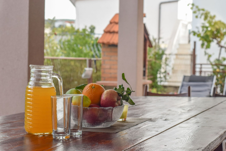 Food & Drinks 4, Apartment Pocrnja, Rogoznica