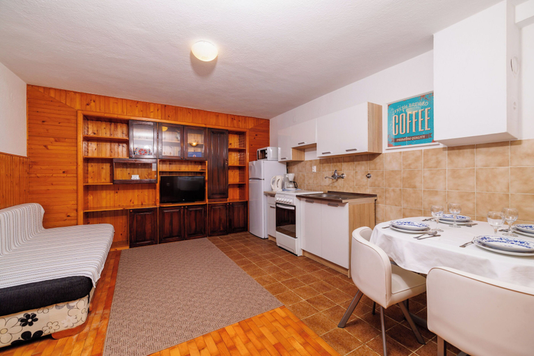 Others 5, Apartments Tome, Senj
