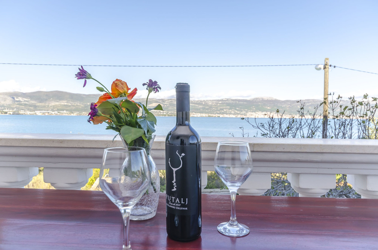 Food & Drinks, Apartments Tomislav, Trogir