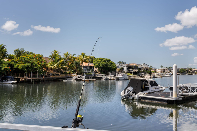 Room 3, Modern Waterfront Retreat Private Pool Dock, Gold Coast