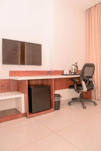 Others 5, Hotel Trenor., Sahibzada Ajit Singh Nagar