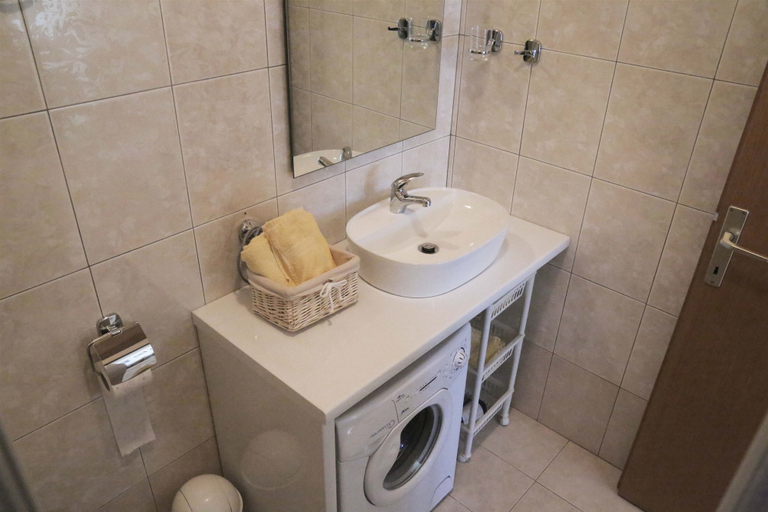 Bathroom 3, Apartment Doris, Pula