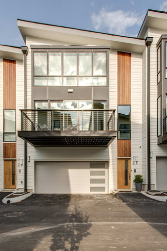 Exterior & Views, Downtown Luxury - 10 Beds Free Parking, Davidson