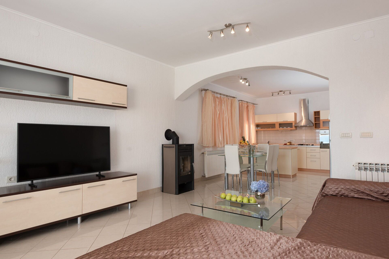 Others 5, House Gold Point, Opatija/Veprinac