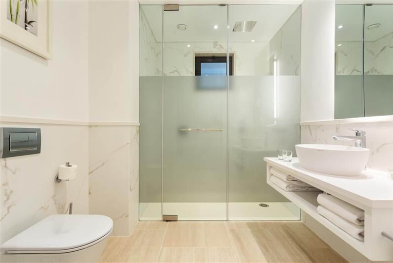 Bathroom 5, Pine Cliffs Gardens, Albufeira