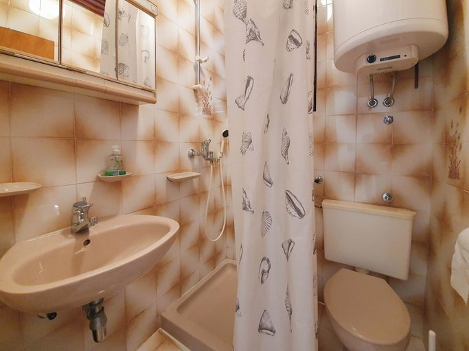 Bathroom 5, Rooms Zeljka 2, Crikvenica