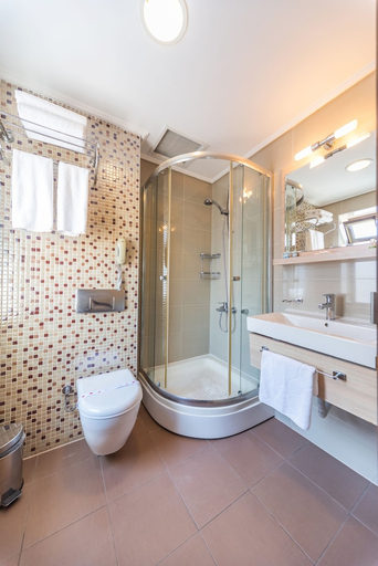 Bathroom 3, Senabil Hotel Old City, Fatih