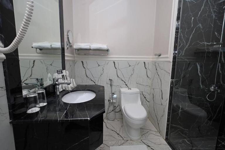 Bathroom 3, Garden Plaza Al Khobar, Al Khobar