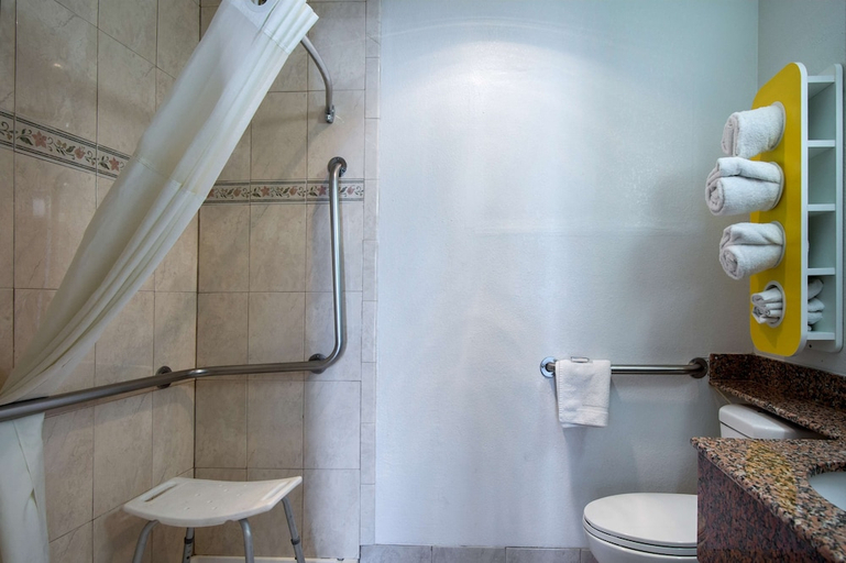 Bathroom, Motel 6 Santa Fe, NM - Downtown, Santa Fe