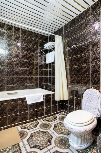 Bathroom 4, Hotel Ali, Khabarovskiy rayon