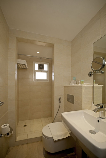 Bathroom 3, Action Hotel Ras Al Khaimah, Ras Al Khaimah
