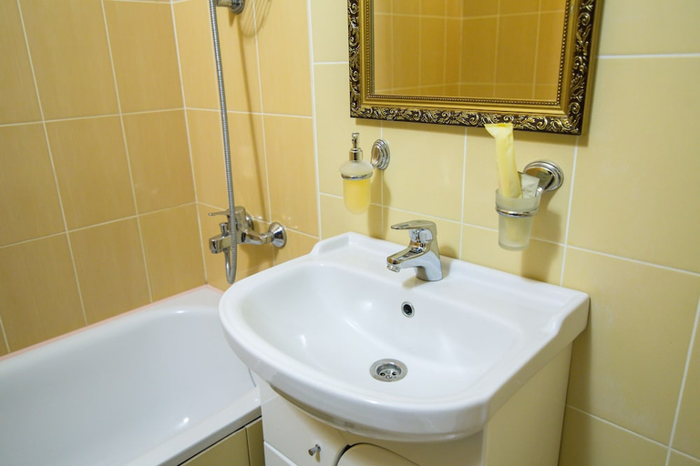 Bathroom 2, Hotel London-Paris, Penzenskiy rayon