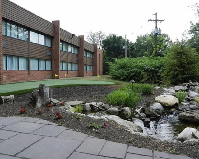 Exterior & Views, Suburban Studios Altoona, Blair