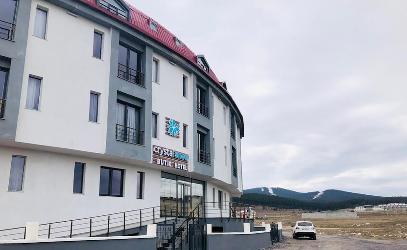 Exterior & Views