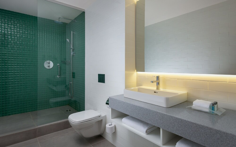 Bathroom 3, Holiday Inn Perm, an IHG Hotel, Perm' gorsovet