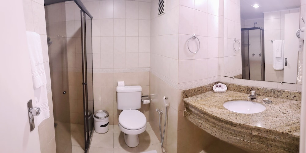 Bathroom, Lord Plaza Hotel, Teixeira de Freitas