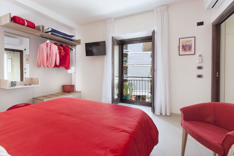 Room 3, Estate4home - Casa Cristina Yellow, Napoli