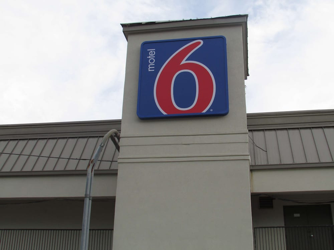 Exterior & Views, Motel 6 Brookhaven, MS, Lincoln
