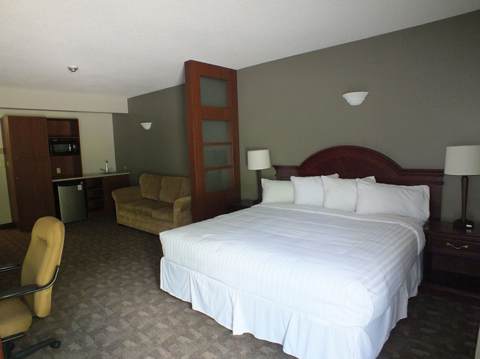 Bedroom 3, Rodeway Inn, Greater Sudbury