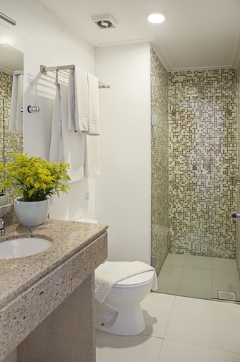 Bathroom 4, TRYP by Wyndham Varginha Cafe Royal, Varginha