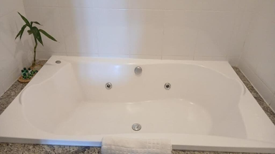 Bathroom 5, Green Hoteis, Cabo Frio