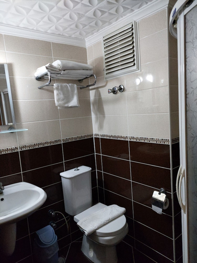 Bathroom 5, Grand Didyma Hotel, Didim