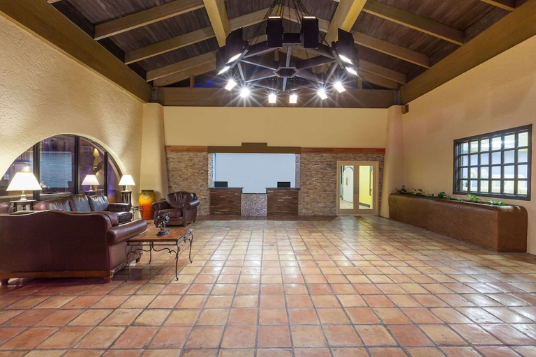 Public Area, Days Inn by Wyndham Uvalde, Uvalde